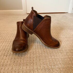 Sofft Bergamo Whiskey (Brown) Leather Ankle Boots - Size 7M